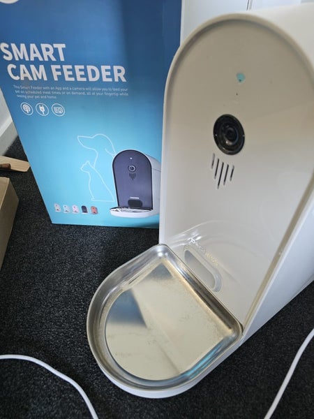 Smart Cam pet feeder Carousel 1