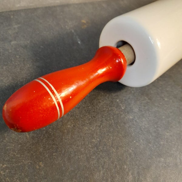 Vintage 1930s ceramic rolling pin Carousel 8