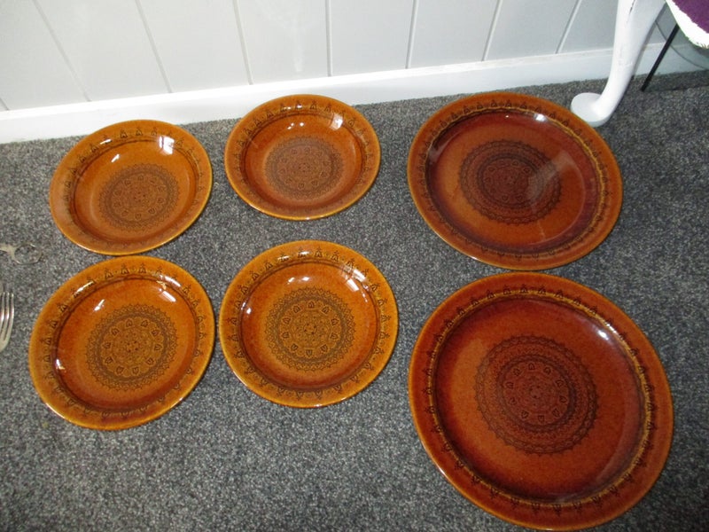 Crown Lynn - Rustic Lace plates Carousel 1