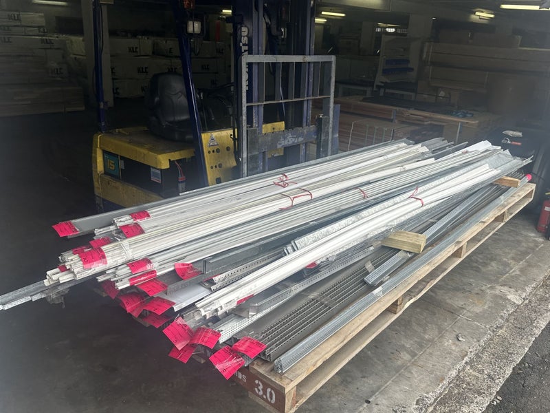 FLASHING CLEARANCE – FULL PALLET - ~45 PROFILES Carousel 2