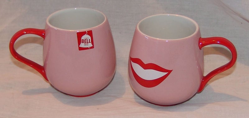 2x Bell Tea Mugs - Lips Carousel 1