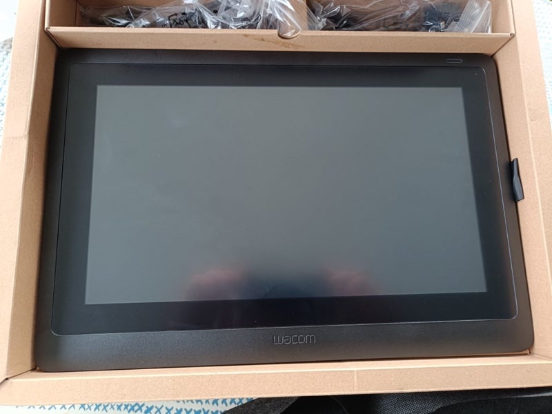 Wacom Cintiq 16 with Pro Pen Carousel 1