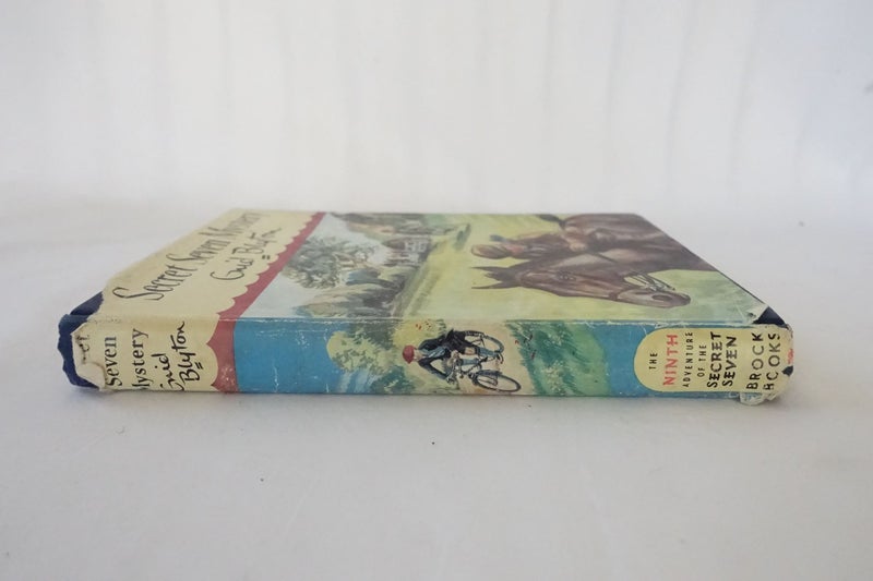 Secret Seven Mystery by Enid Blyton Brockhampton Press, 1957. 1st Ed (SKU BK45) Carousel 2