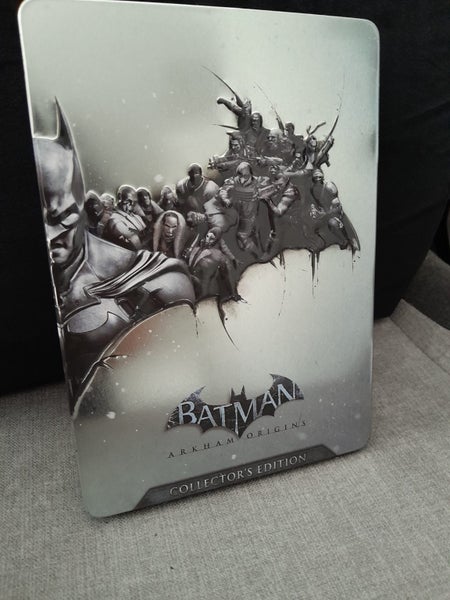 Batman Arkham Origins Collector's Edition Carousel 1