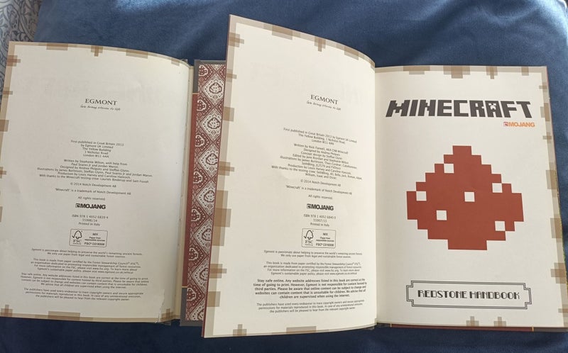 MINECRAFT, 2 Hardback handbooks (Beginner & Redstone), 2013 editions Carousel 3