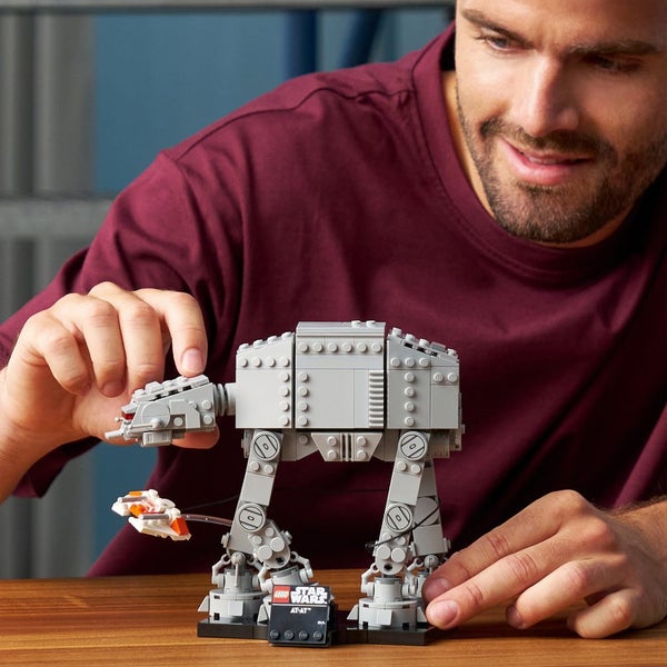 LEGO Star Wars Classic AT-AT 75440 Carousel 3