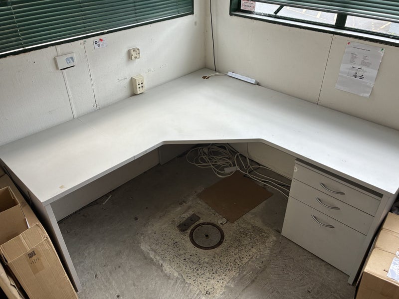 Office Desk, corner style with drawers Carousel 1