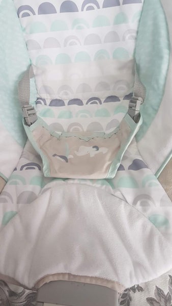 Cradling Baby Bouncer Carousel 2