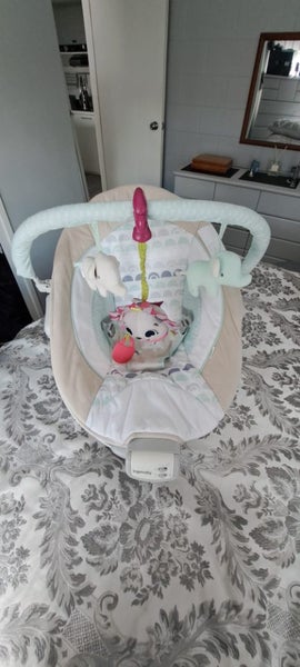 Cradling Baby Bouncer Carousel 1