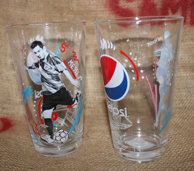 2x Pepsi Football Glasses - Robin Van Persie & Lional Messi Carousel 1