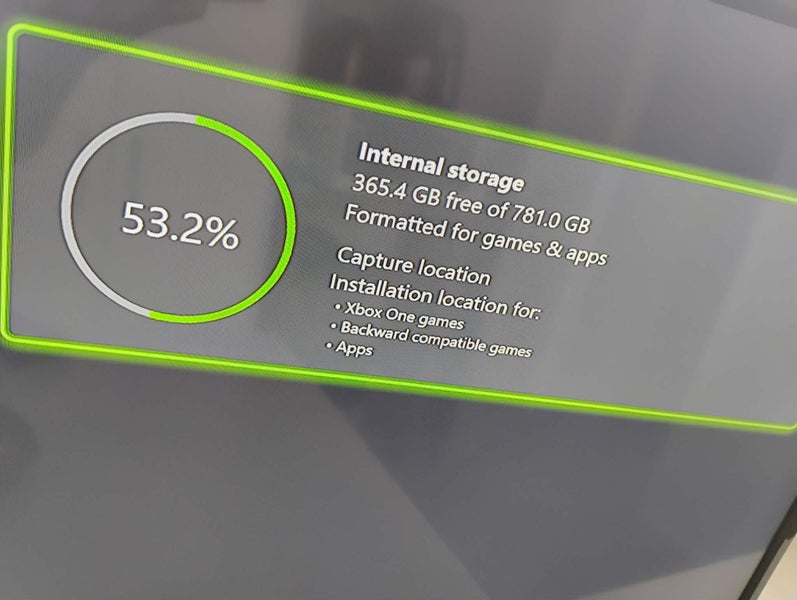 Xbox One S Digital 1TB + Controller + Konka 40" Tv + headphones Carousel 4