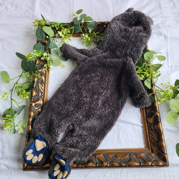 Kids....TEENY WEENY brand sz 000 =0-3 months Carousel 4