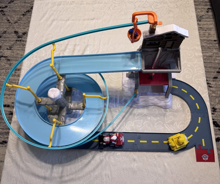 Paw Patrol Rubble’s Mountain Rescue Track Set Carousel 2