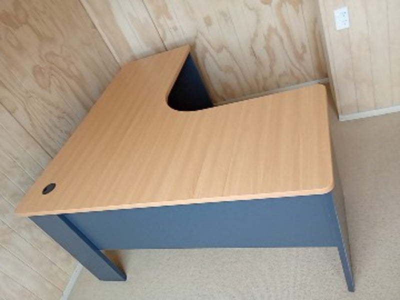 CORNER DESK Carousel 2