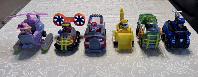 Paw Patrol Character and Vehicle Set Carousel 1
