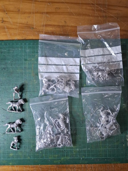 Foundry 28mm Egyptian chariots X 4 + 2 CAV Carousel 1