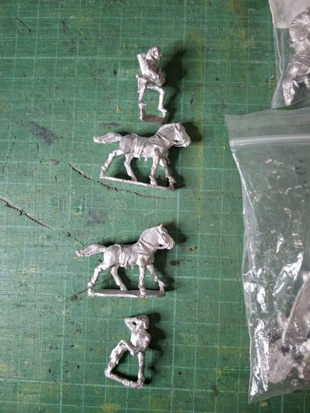 Foundry 28mm Egyptian chariots X 4 + 2 CAV Carousel 2