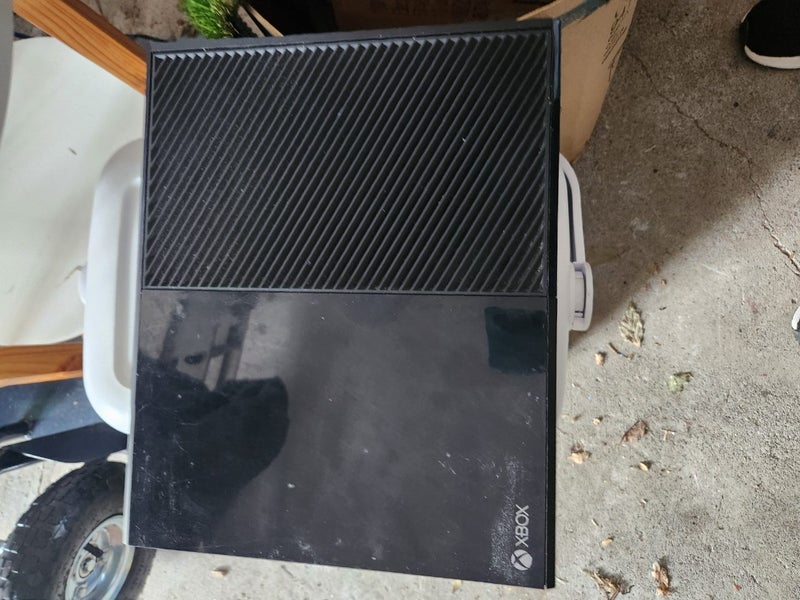 Xbox One + games+controller Carousel 2