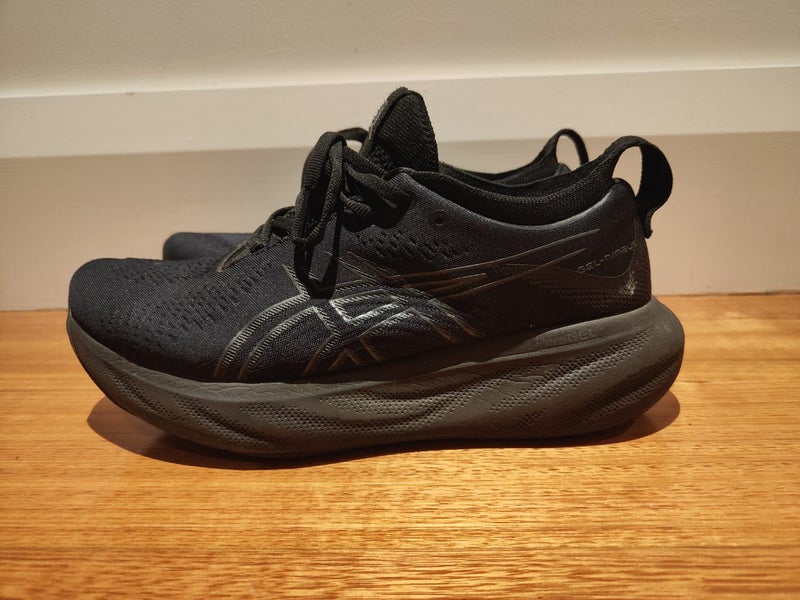 Asics Nimbus 25 Carousel 1