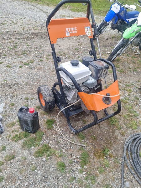 Water blaster sthil RB800 approx 3800 psi petrol motor Carousel 1