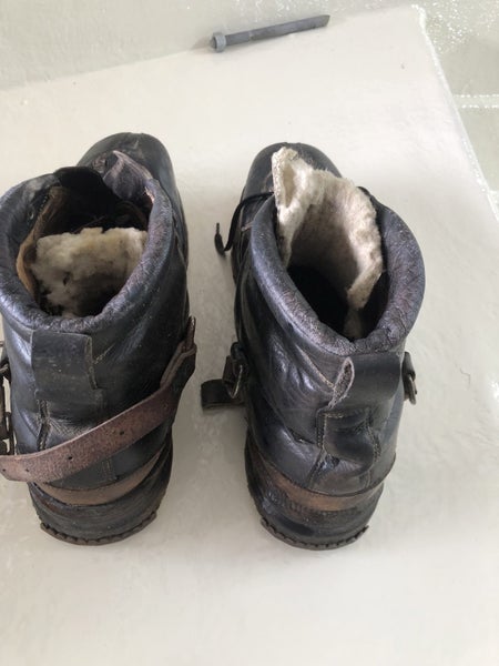 Vintage Ski Boots Queenstown Carousel 2