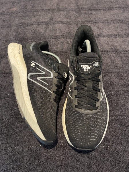 New Balance 880 v12 Fresh Foam US9 Mens Wide Fit Carousel 1