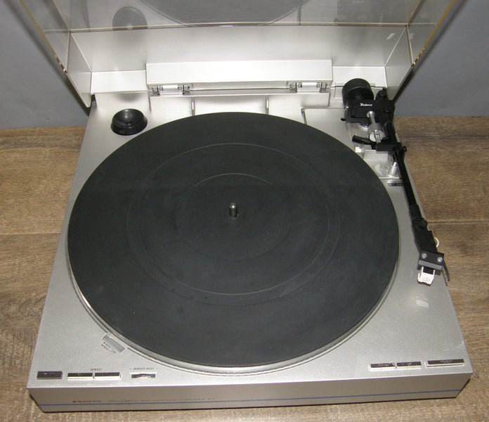 SANYO Turntable P5 Carousel 1