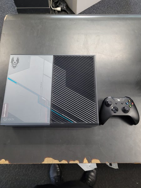 Microsoft Original Xbox One Halo Edition Carousel 2