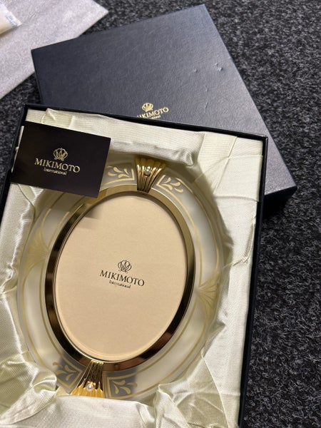 Mikimoto pearl photo frame Carousel 1