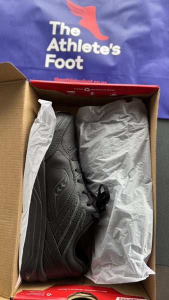 Saucony Echelon Walker 3 (D-Wide) - RRP $269! Carousel 2