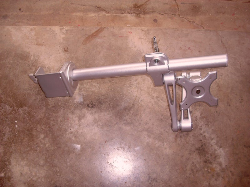 monitor stand Carousel 2