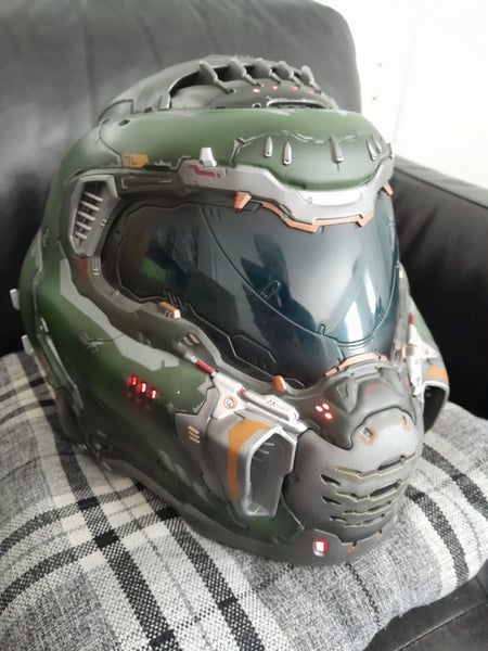 Official DOOM Eternal Collector's Edition Helmet Carousel 1
