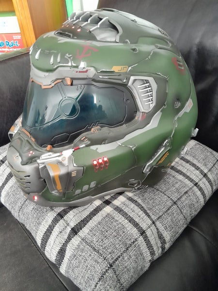 Official DOOM Eternal Collector's Edition Helmet Carousel 2