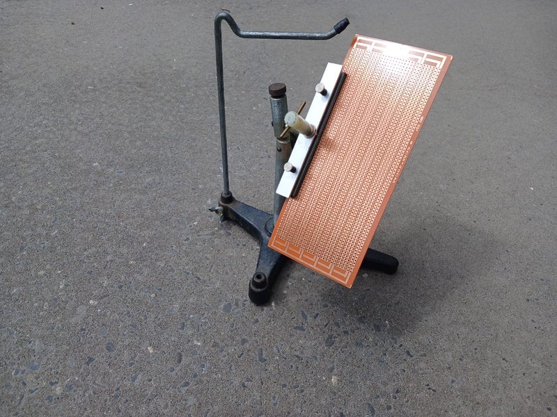 Circuit board construction stand Carousel 1