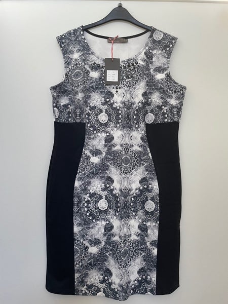 PINK CLOVE Stud Neckline Print Bodycon Dress ~ Size16 Carousel 1