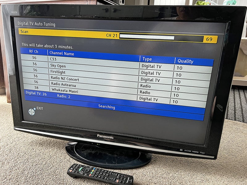 Panasonic TH-L32S10Z 32” LCD TV _ Freeview _ HDMI _ Remote Included Carousel 2