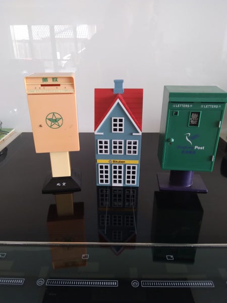 MONEY BOXES X 3 - VERY RARE COLLECTION - 2 X HONG KONG - 1 X DENMARK - $49.00. Carousel 1