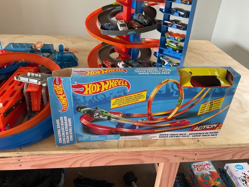 Hot Wheels Mega Sets Carousel 6