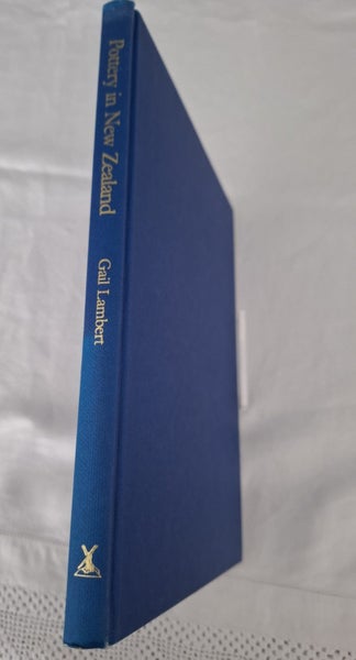 POTTERY IN NEW ZEALAND COMMERCIAL & COLLECTABLE REFERENCE BOOK Carousel 2