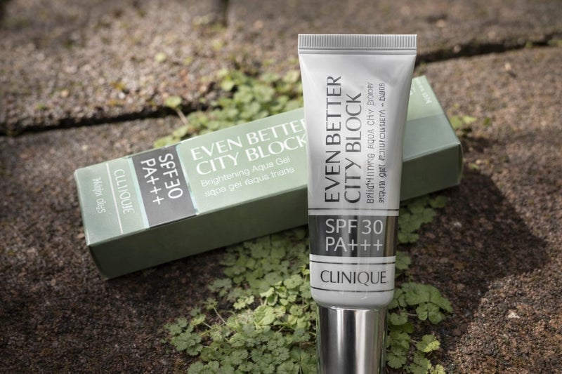 Clinique Even Better City Block SPF30 PA+++ – Brightening Aqua Gel Carousel 1