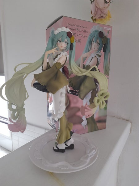 Hatsune Miku SweetSweets Matcha Figure Carousel 1