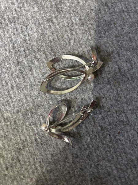 Vintage mikimoto Stirling silver pearl brooches Carousel 3