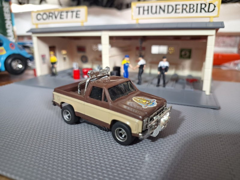 Aurora Afx GMC Fall Guy pick up truck Carousel 1