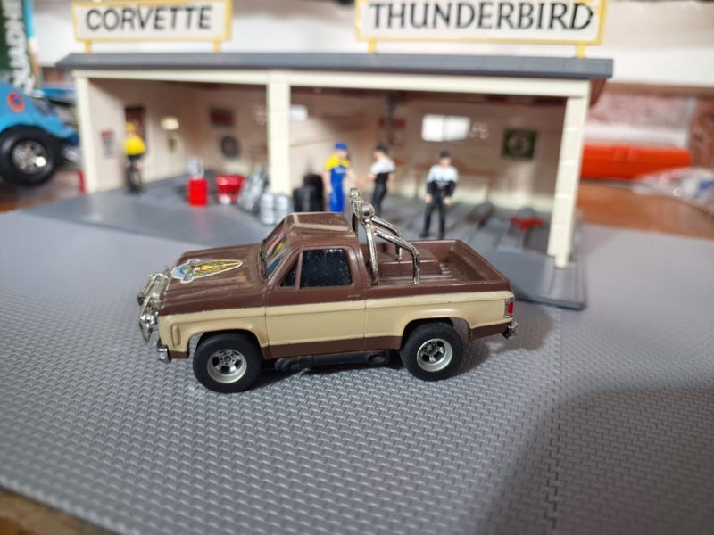 Aurora Afx GMC Fall Guy pick up truck Carousel 2