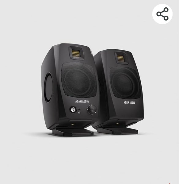 Adam Audio D3V Carousel 1