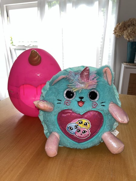 Zuru Rainbocorns Sweet Shake Surprise Kittycorn Plush toy Carousel 2