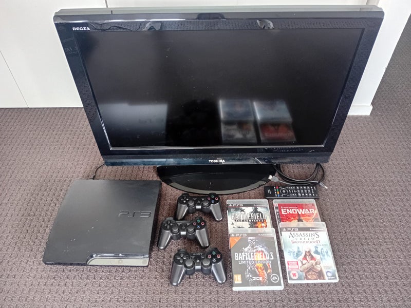 Sony PS3 320GB + Toshiba TV 32" + 3 Controllers + 4 Games Carousel 1