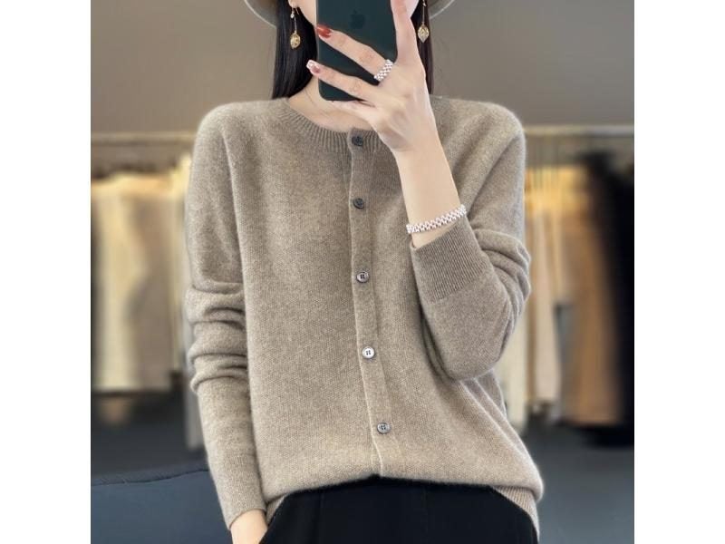 Women's Merino Wool Long Sleeve Cardigan Tops Carousel 1