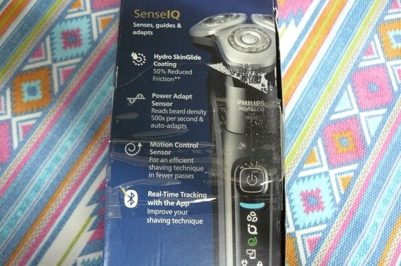 PHILISHAVE I9000 ULTRA AI SHAVER **AS NEW**UNWANTED PRESENT** Carousel 5