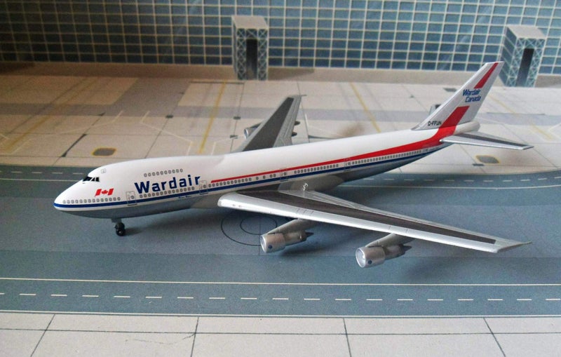 Scale 1/400 Dragon Wings - Boeing B747-100 Wardair Canada Carousel 1